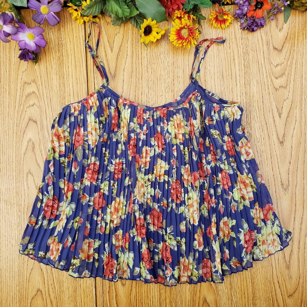 Forever 21 Floral Pleated Blue Red Crop Top